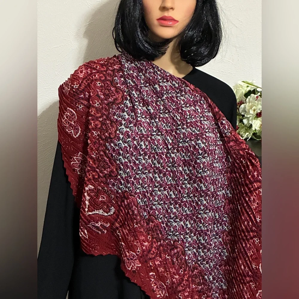 burgundy triangle scarf. vintage glam. Lightweight Slightly sheer Micro pleat